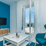 Апартаменты Aquamarine Sea View