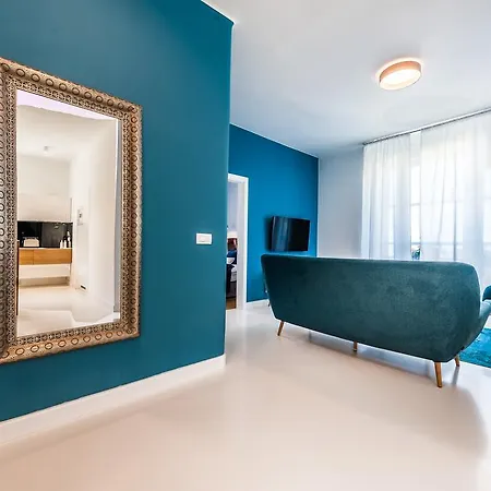 Aquamarine Sea View Apartment *