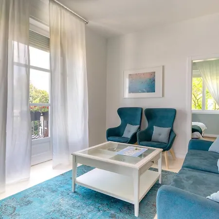 Aquamarine Sea View Apartment *