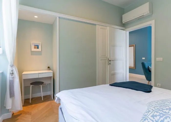 Aquamarine Sea View דירה